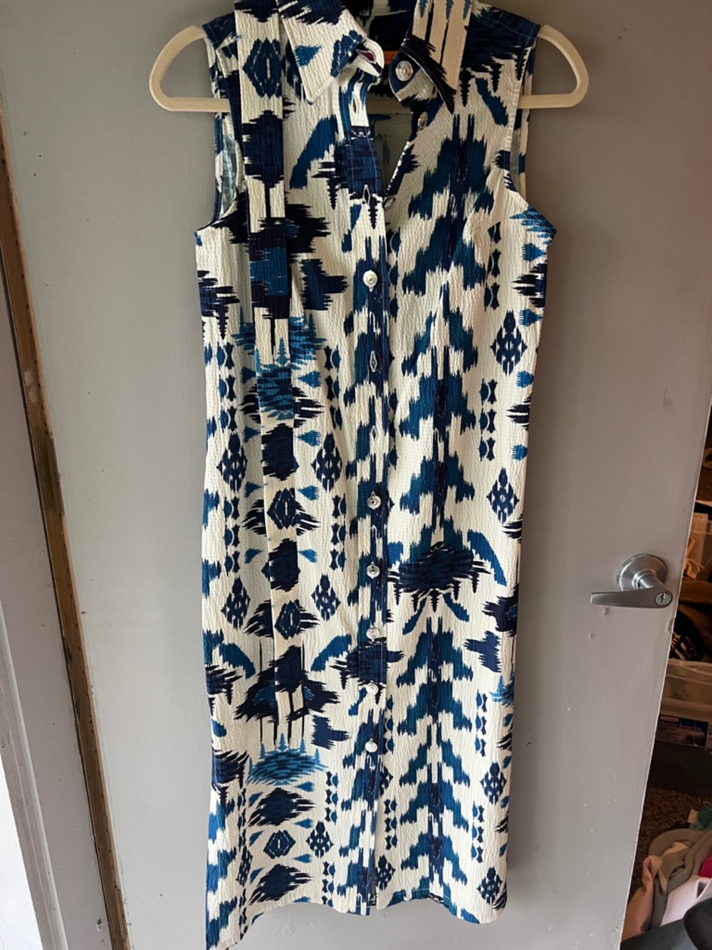 Vilagallo Blue and White Sleeveless Maxi Shirt Dress - Picture 4 of 6